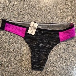 Brand new with tag vs thong